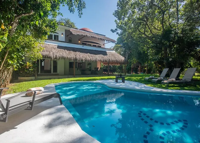 Villa Luxury Golf 5-bedroom Retreat In *