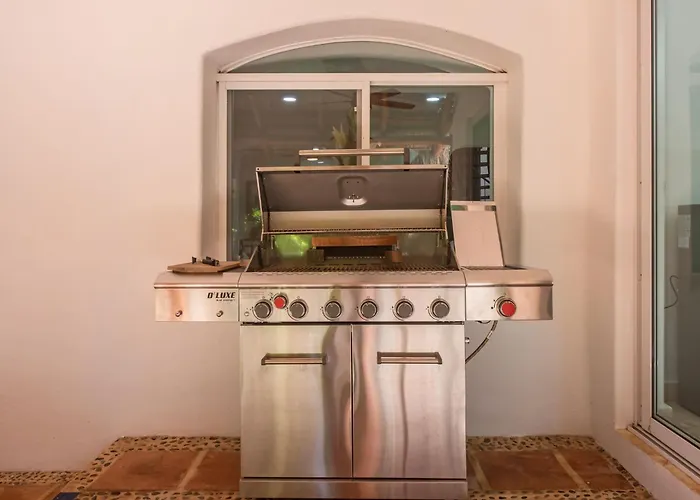 Villa Luxury Golf 5-bedroom Retreat In Playa del Carmen