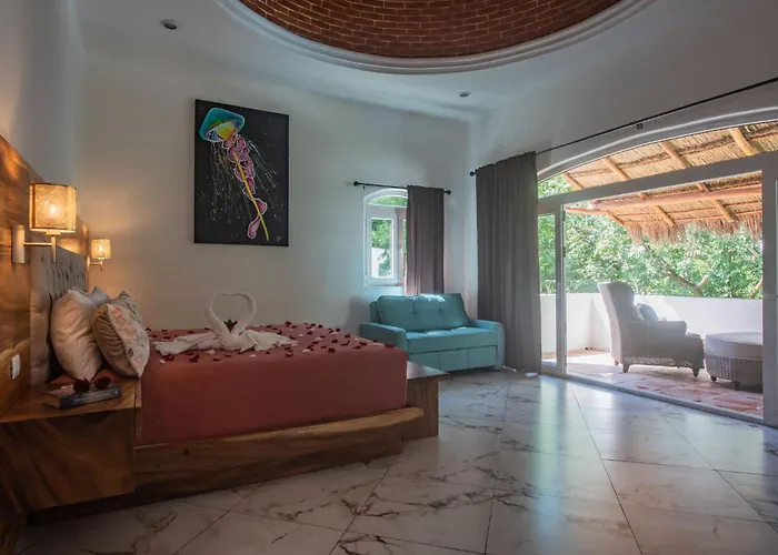 Luxurious 4 To 5-Bedroom Villa With Private Pool In Playa Del Carmen Villa