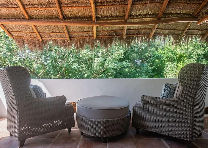 Villa Luxurious 4 To 5-Bedroom Villa With Private Pool In Playa Del Carmen *