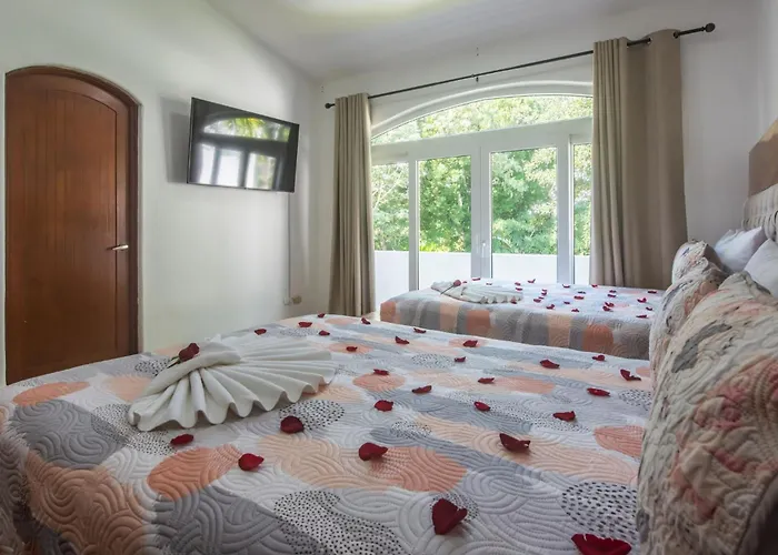 Villa Luxury Golf 5-bedroom Retreat In *