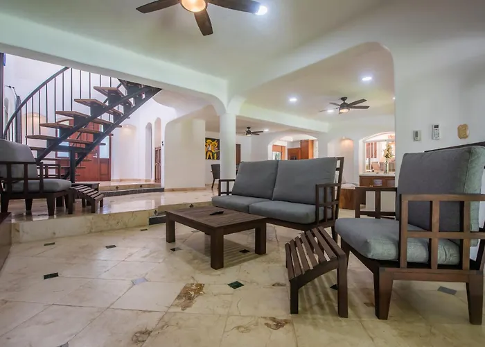 Luxurious 4 To 5-Bedroom Villa With Private Pool In Playa Del Carmen