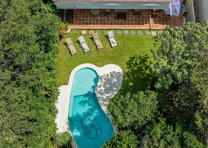 Luxury Golf 5-bedroom Retreat In Villa *