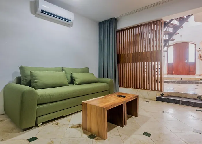 Villa Luxury Golf 5-bedroom Retreat In *